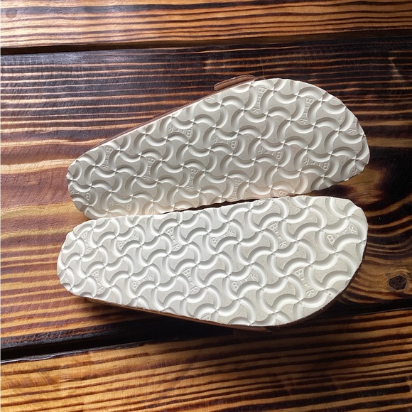 Birkenstock Rose Gold Metallic Sandals Size 7 - Picture 4 of 5